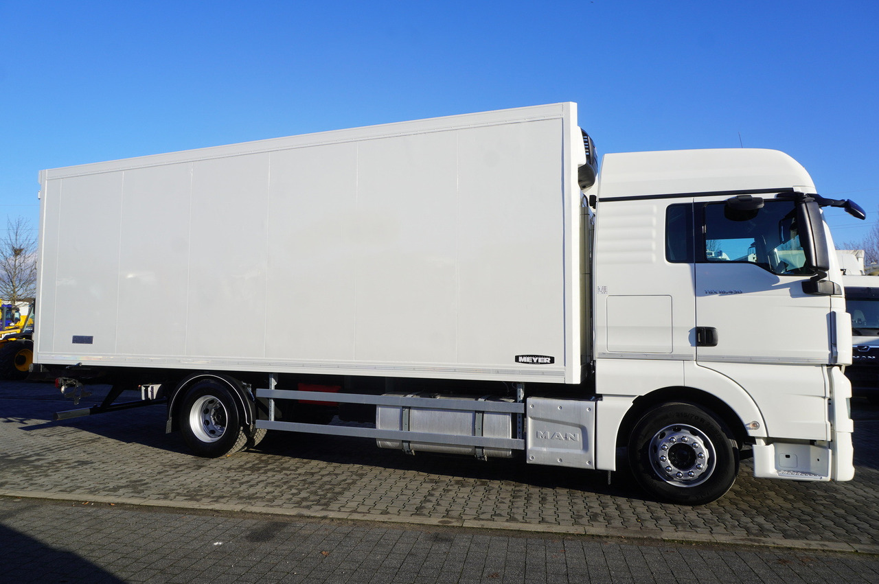 MAN TGX 18.430 E6 / Meyer 19 EPAL refrigerator / Sleeper cab - Camion frigorifique: photos 2 MAN TGX 18.430 E6 / Meyer 19 EPAL refrigerator / Sleeper cab - Camion frigorifique: photos 2