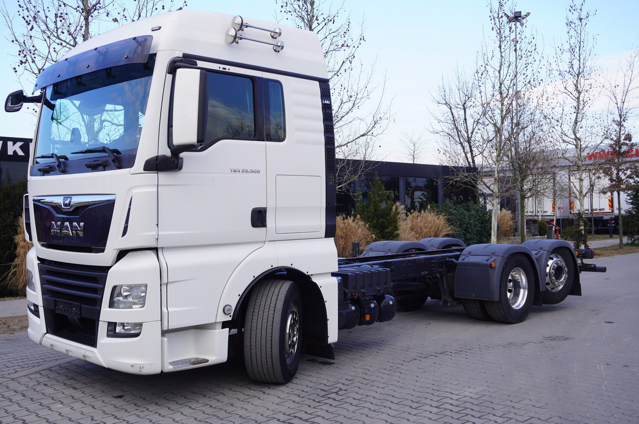 MAN TGX 26,500 / 500 HP / steering 3rd axle / 20 t cap. / Chassis 6.5 m - Châssis cabine: photos 1 MAN TGX 26,500 / 500 HP / steering 3rd axle / 20 t cap. / Chassis 6.5 m - Châssis cabine: photos 1