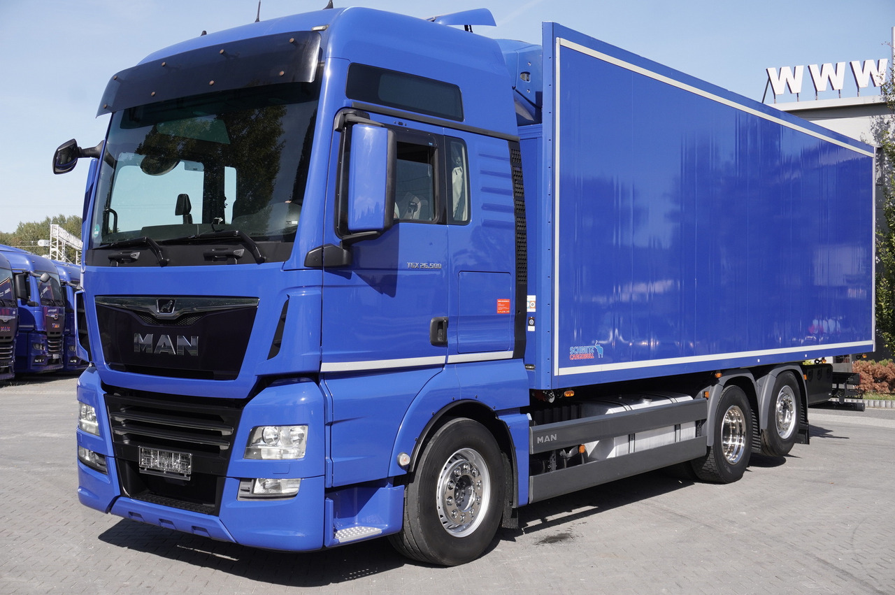 MAN TGX 26.500 E6 XXL / Schmitz 19 pallets / Thermoking / steering axle - Camion frigorifique: photos 1 MAN TGX 26.500 E6 XXL / Schmitz 19 pallets / Thermoking / steering axle - Camion frigorifique: photos 1