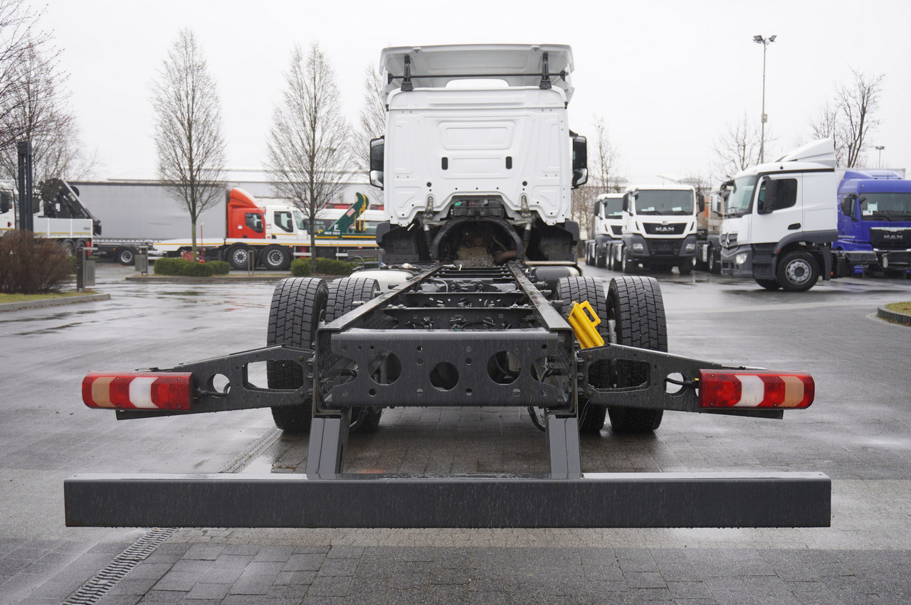 MERCEDES-BENZ Actros 1824 / 9.1 m chassis / sleeping cabin - Châssis cabine: photos 4 MERCEDES-BENZ Actros 1824 / 9.1 m chassis / sleeping cabin - Châssis cabine: photos 4