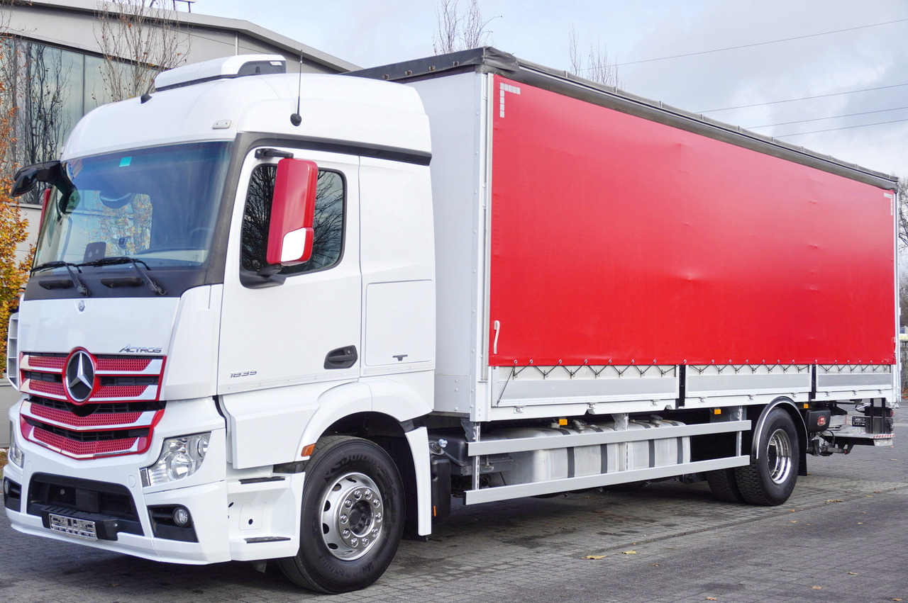 MERCEDES-BENZ Actros 1835 E6 4×2 / Curtainsider 21 pallets / tail lift 1.5t - Camion à rideaux coulissants: photos 1 MERCEDES-BENZ Actros 1835 E6 4×2 / Curtainsider 21 pallets / tail lift 1.5t - Camion à rideaux coulissants: photos 1