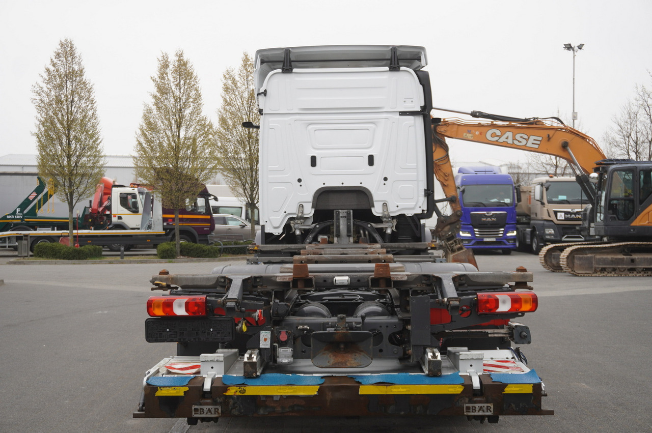 MERCEDES-BENZ Actros 2545 6×2 MP5 / ADR / several units - Camion porte-conteneur/ Caisse mobile: photos 4 MERCEDES-BENZ Actros 2545 6×2 MP5 / ADR / several units - Camion porte-conteneur/ Caisse mobile: photos 4