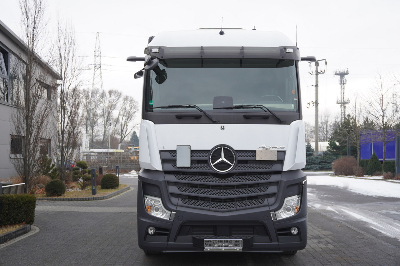 MERCEDES-BENZ Actros 2545 / Zaibas meat hook refrigerator 18 EPAL / 2022 - Camion frigorifique: photos 5 MERCEDES-BENZ Actros 2545 / Zaibas meat hook refrigerator 18 EPAL / 2022 - Camion frigorifique: photos 5