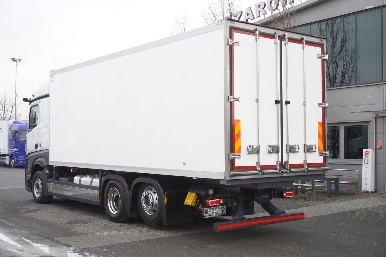 MERCEDES-BENZ Actros 2545 / Zaibas meat hook refrigerator 18 EPAL / 2022 - Camion frigorifique: photos 2 MERCEDES-BENZ Actros 2545 / Zaibas meat hook refrigerator 18 EPAL / 2022 - Camion frigorifique: photos 2