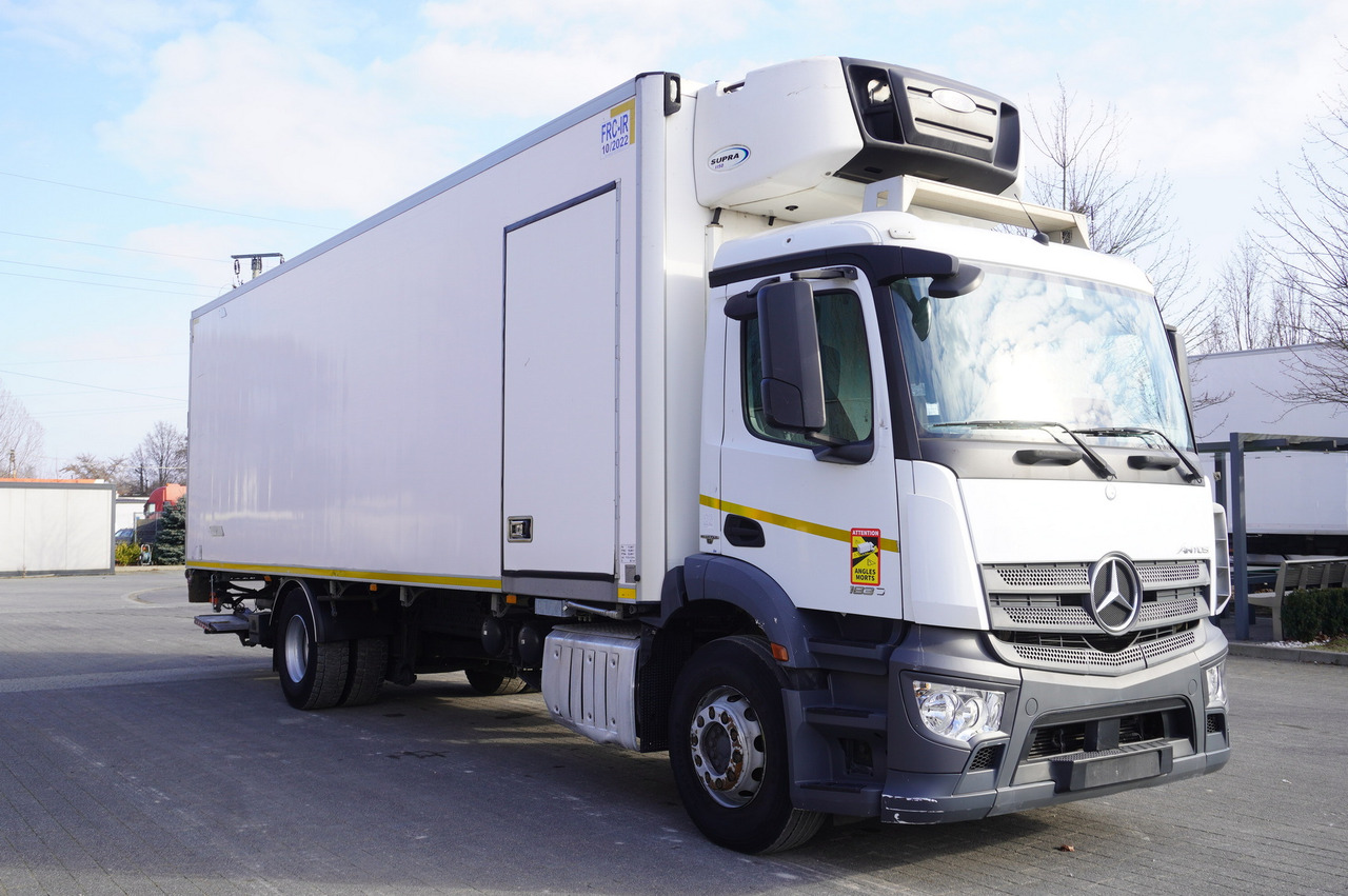 MERCEDES-BENZ Antos 1830 / Lamberet refrigerator superstructure 22 EPAL / Dhollandia lift 2000 kg - Camion frigorifique: photos 1 MERCEDES-BENZ Antos 1830 / Lamberet refrigerator superstructure 22 EPAL / Dhollandia lift 2000 kg - Camion frigorifique: photos 1
