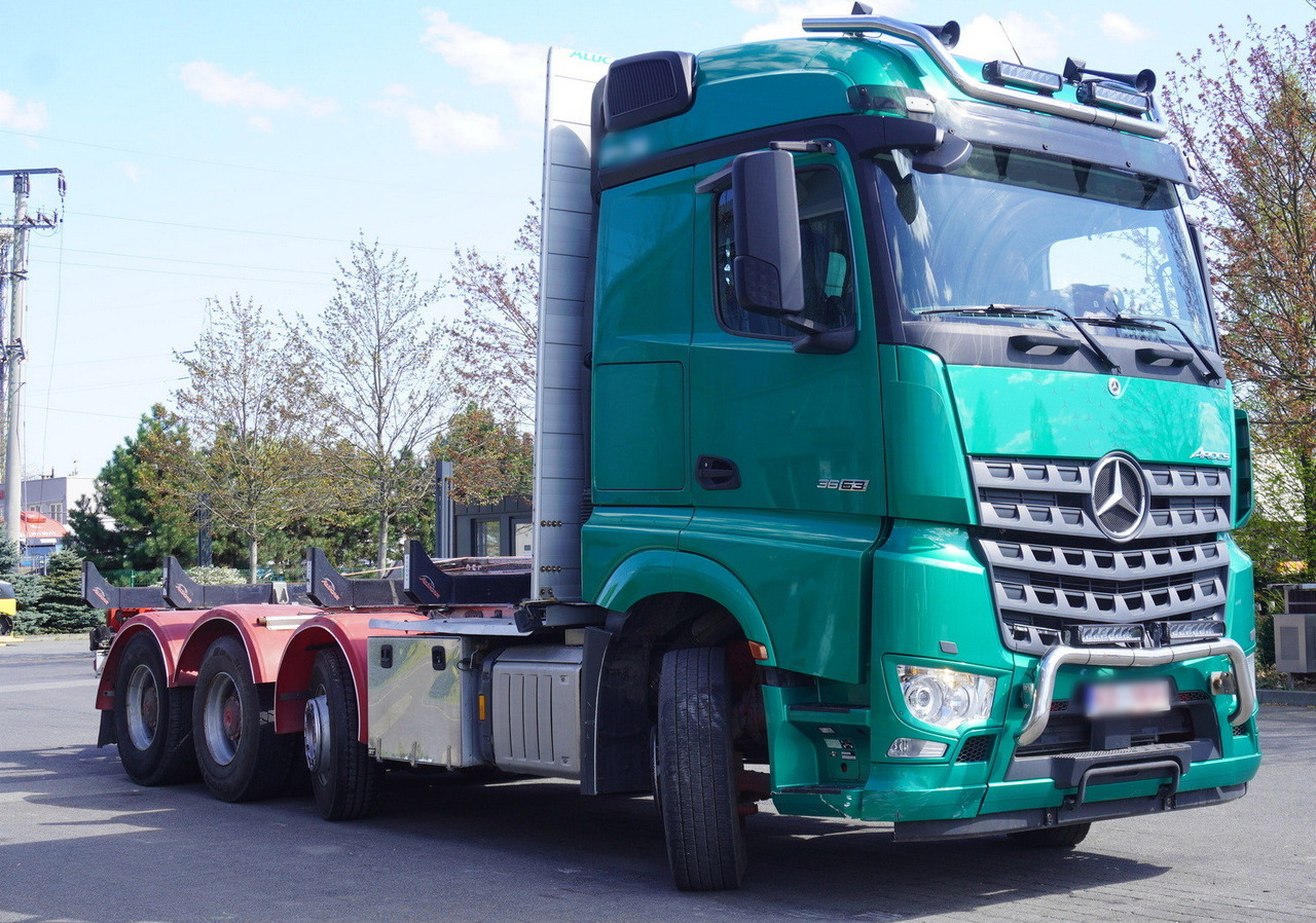 Mercedes-Benz Arocs 3563 8 × 4 / 630 HP / steered axle / Logging superstructure - Camion grue: photos 1 Mercedes-Benz Arocs 3563 8 × 4 / 630 HP / steered axle / Logging superstructure - Camion grue: photos 1