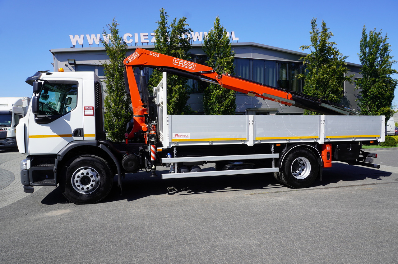 RENAULT C280 DTI 8 / FASSI crane 5.6 T / range 8 m / Flatbed 15 EPAL - Camion grue: photos 2 RENAULT C280 DTI 8 / FASSI crane 5.6 T / range 8 m / Flatbed 15 EPAL - Camion grue: photos 2