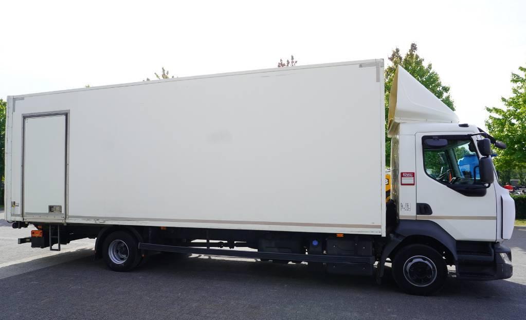 RENAULT D12 E6 / Container 18 pallets / tail lift - Camion fourgon: photos 3 RENAULT D12 E6 / Container 18 pallets / tail lift - Camion fourgon: photos 3
