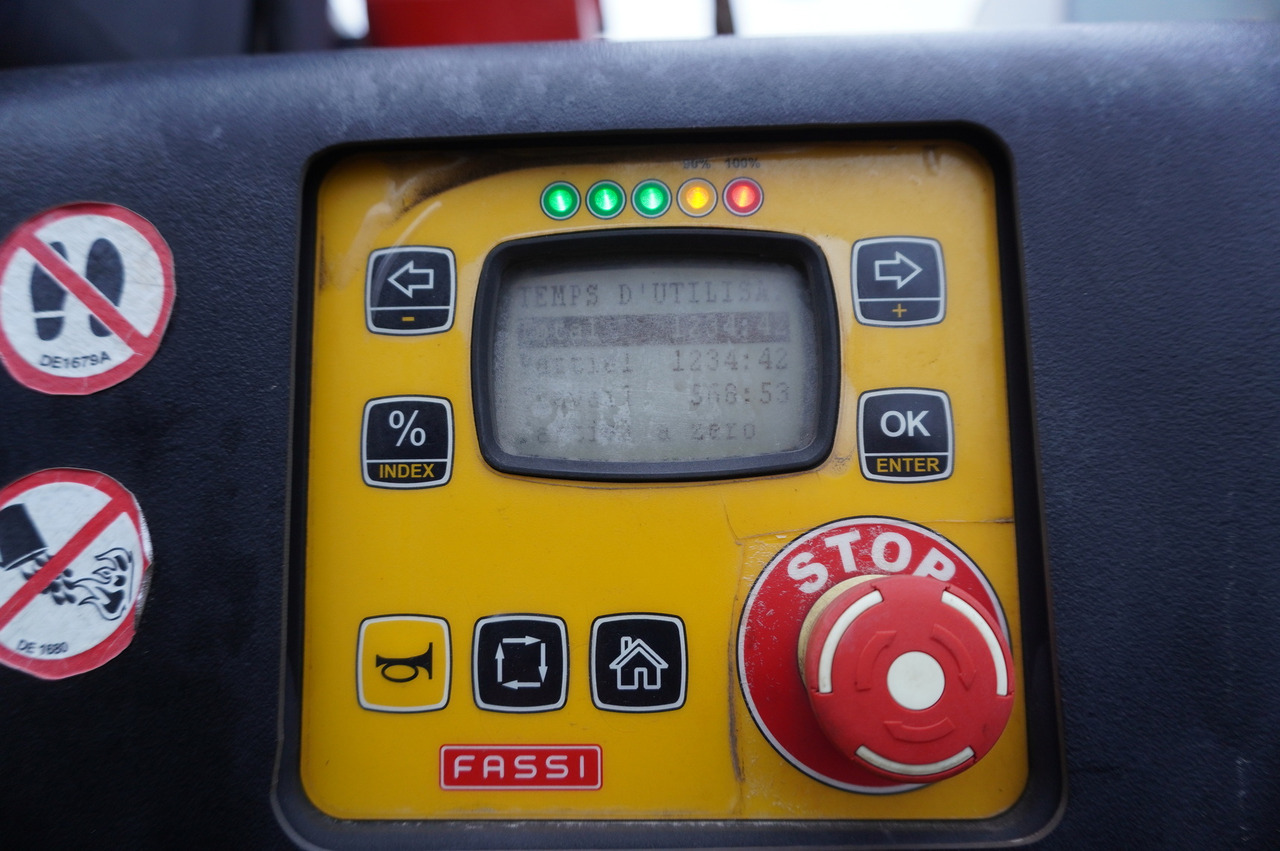 RENAULT RENAULT C280 DTI 8 / FASSI crane 5.6 T / 560 MTH / range 8 m / Flatbed 15 EPAL - Camion grue: photos 3 RENAULT RENAULT C280 DTI 8 / FASSI crane 5.6 T / 560 MTH / range 8 m / Flatbed 15 EPAL - Camion grue: photos 3