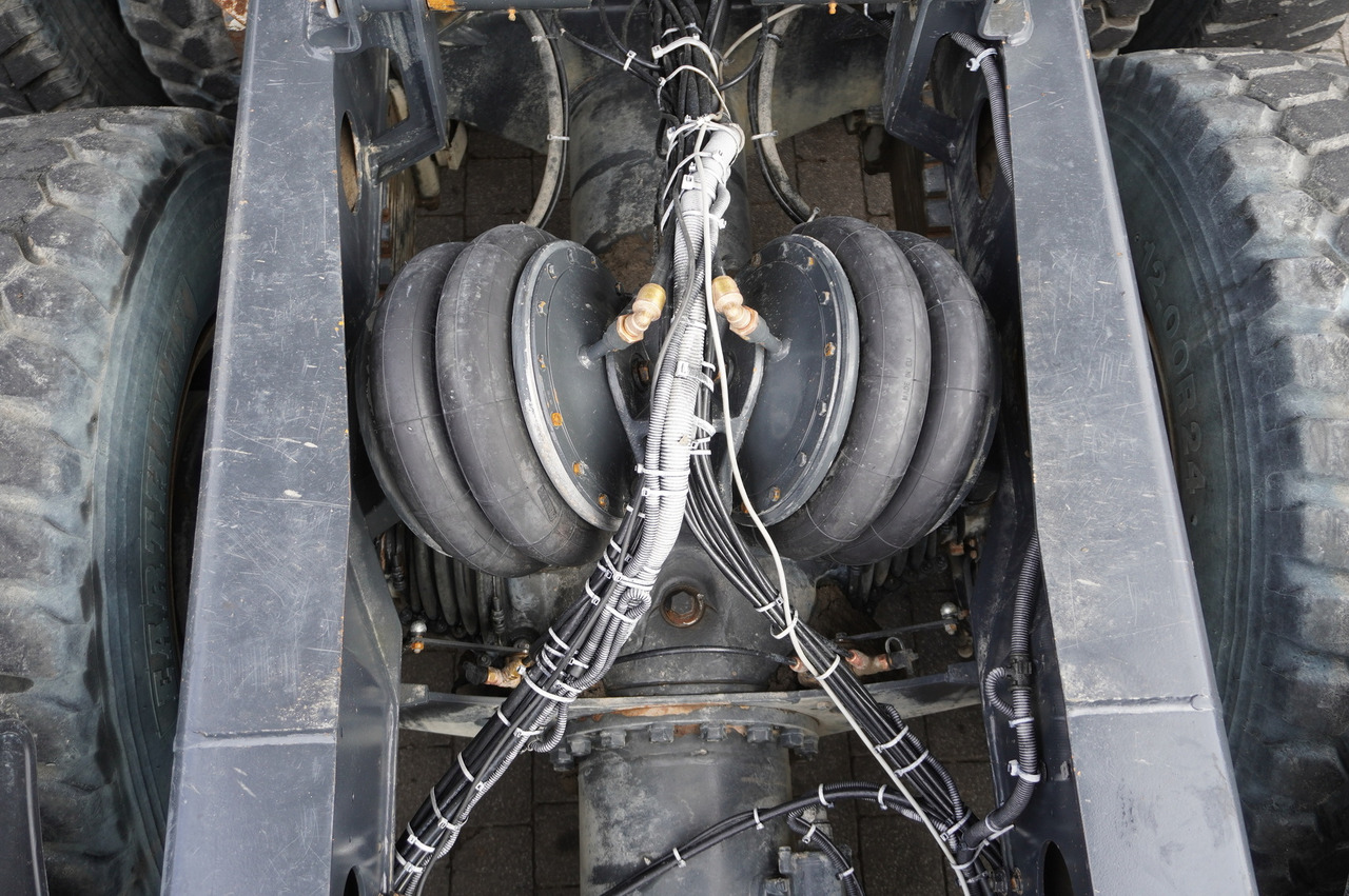 Camion benne TATRA Phoenix 8x8 Twin-Steer Quad/A dump truck / 30 tho. km: photos 23