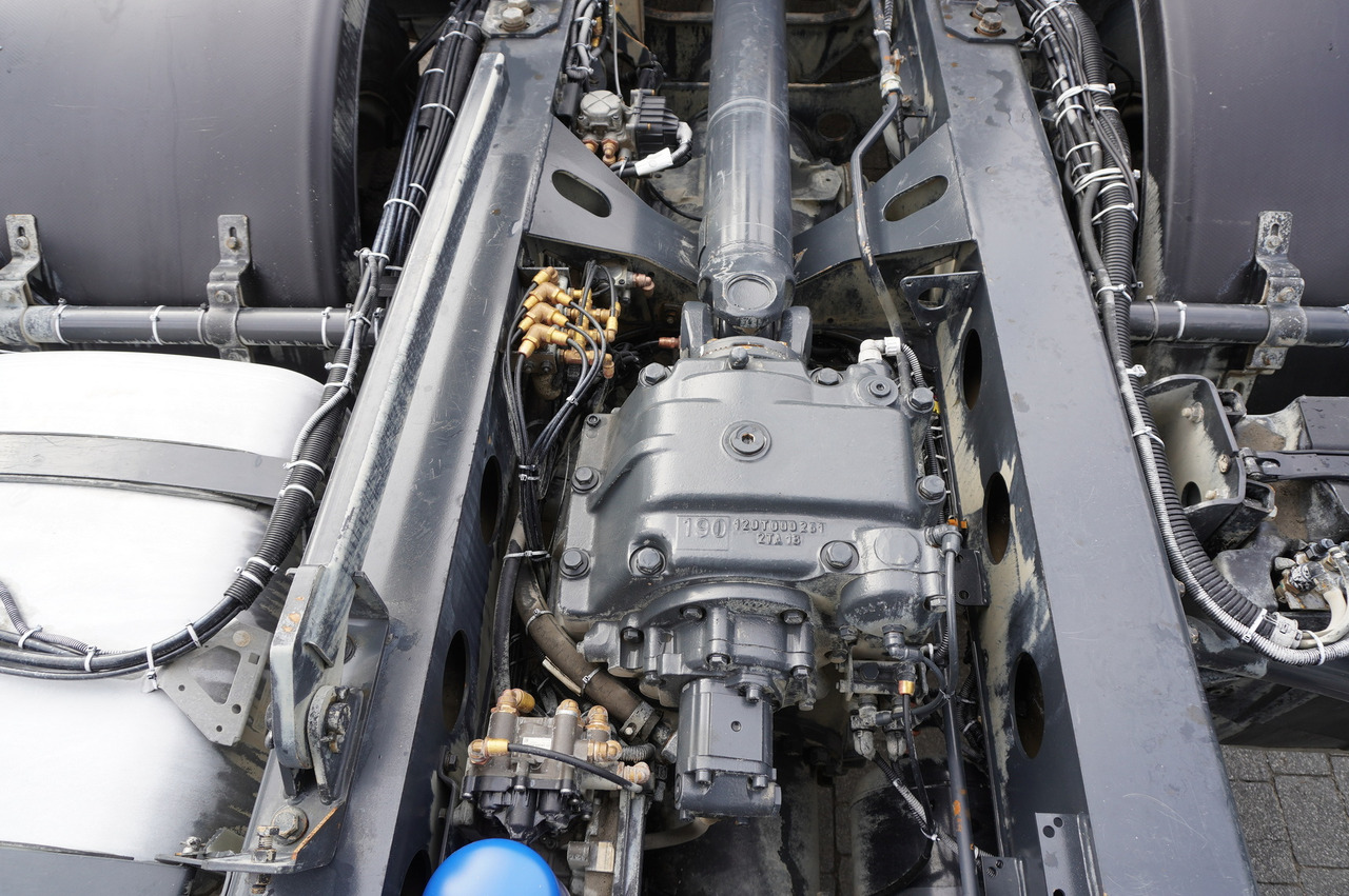 Camion benne TATRA Phoenix 8x8 Twin-Steer Quad/A dump truck / 30 tho. km: photos 21