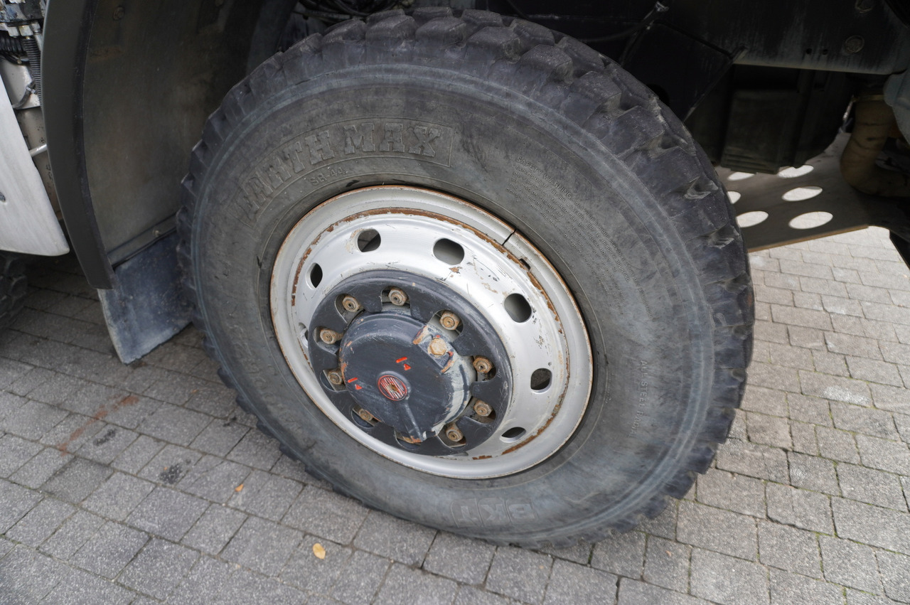 Camion benne TATRA Phoenix 8x8 Twin-Steer Quad/A dump truck / 30 tho. km: photos 16