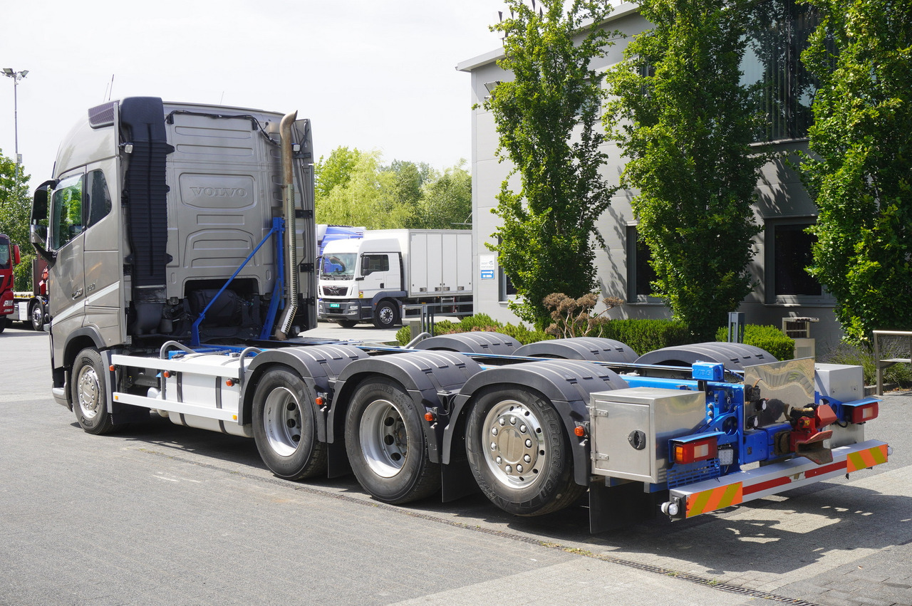 VOLVO Volvo FH16 750 8x4x4 / 750 HP! / Frame 685 cm / Steered 4th axle - Châssis cabine: photos 4 VOLVO Volvo FH16 750 8x4x4 / 750 HP! / Frame 685 cm / Steered 4th axle - Châssis cabine: photos 4