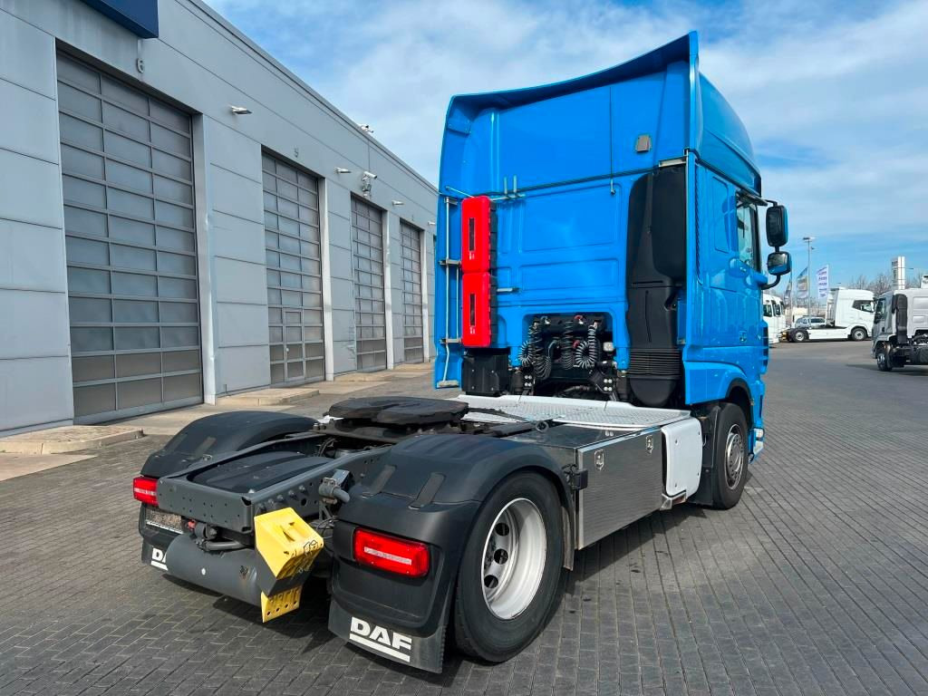 DAF XF 530 FT SSC Retarder Standklima Navigation - Tracteur routier: photos 4 DAF XF 530 FT SSC Retarder Standklima Navigation - Tracteur routier: photos 4