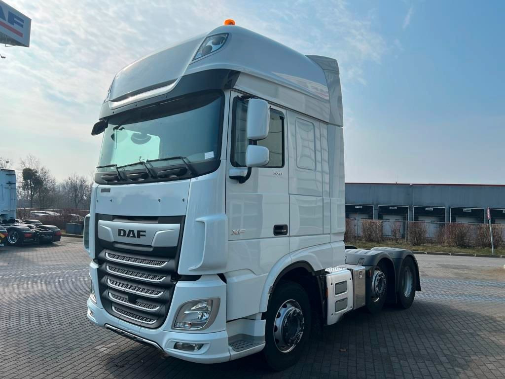 DAF XF 530 FTG 6x2 Retarder Liftlenkachse zZGG 64.5t - Tracteur routier: photos 2 DAF XF 530 FTG 6x2 Retarder Liftlenkachse zZGG 64.5t - Tracteur routier: photos 2