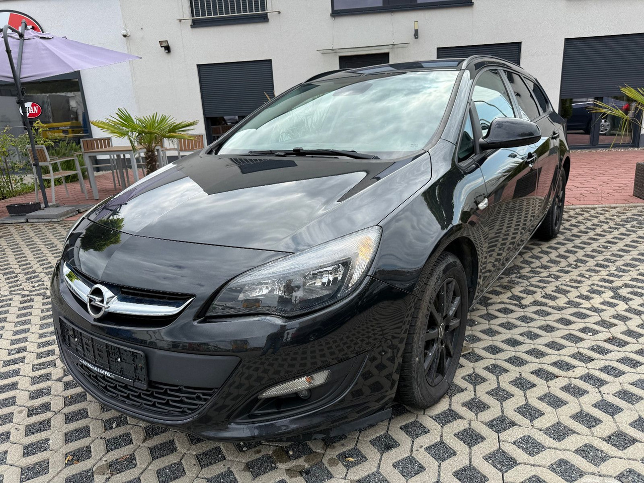 Opel Astra Sports Tourer 2.0 CDTI Sport 1 Hand - Voiture: photos 1 Opel Astra Sports Tourer 2.0 CDTI Sport 1 Hand - Voiture: photos 1