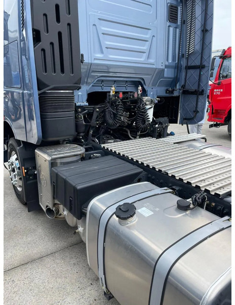 Diversen Hongyan Genlyon NEW 150 Units 4X2 H6 Tractorhead Production 2023 - Tracteur routier: photos 4 Diversen Hongyan Genlyon NEW 150 Units 4X2 H6 Tractorhead Production 2023 - Tracteur routier: photos 4
