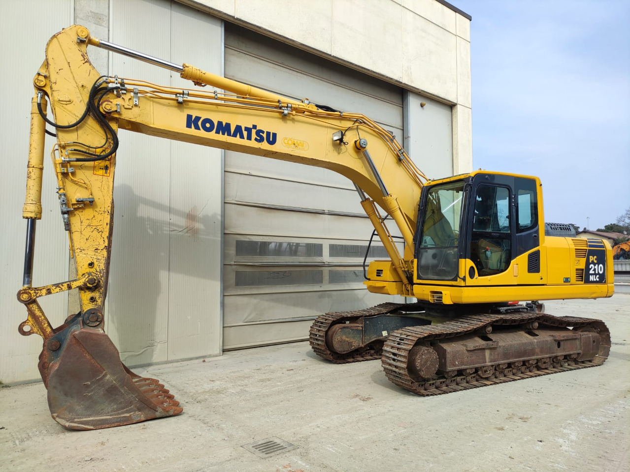 KOMATSU PC210NLC-8 - Pelle sur chenille: photos 1 KOMATSU PC210NLC-8 - Pelle sur chenille: photos 1