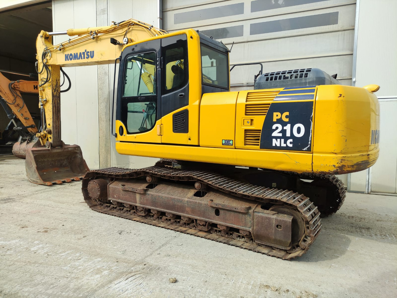 KOMATSU PC210NLC-8 - Pelle sur chenille: photos 2 KOMATSU PC210NLC-8 - Pelle sur chenille: photos 2