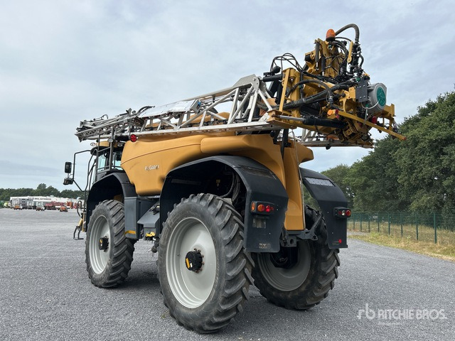 2010 Challenger RoGator 655 30 m 4x4 High Clearance Self-Propelled Sprayer - Pulvé automoteur: photos 3 2010 Challenger RoGator 655 30 m 4x4 High Clearance Self-Propelled Sprayer - Pulvé automoteur: photos 3