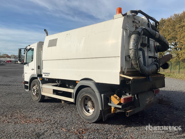 2013 Mercedes-Benz 1324 4x2 Sweeper Truck - Balayeuse de voirie: photos 3 2013 Mercedes-Benz 1324 4x2 Sweeper Truck - Balayeuse de voirie: photos 3