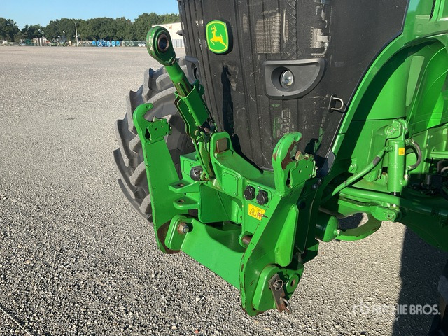 2015 John Deere 7310R 4WD Tractor - Tracteur agricole: photos 5 2015 John Deere 7310R 4WD Tractor - Tracteur agricole: photos 5