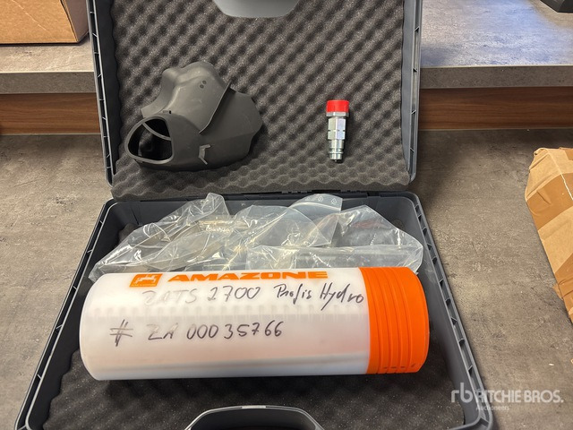 2024 Amazone ZA-TS 2700 (Unused) Fertilizer Spreader - Distributeur d'engrais: photos 3 2024 Amazone ZA-TS 2700 (Unused) Fertilizer Spreader - Distributeur d'engrais: photos 3