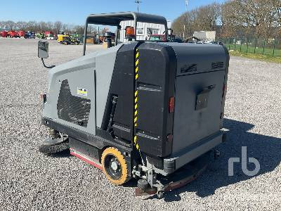 KAECHER B300 RI Ride-On Industrial Vacuum - Aspirateur industriel: photos 2 KAECHER B300 RI Ride-On Industrial Vacuum - Aspirateur industriel: photos 2