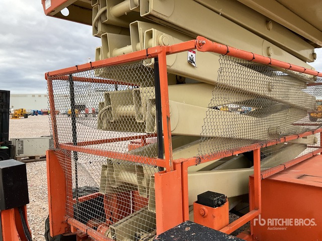 2001 JLG 40RTS 4x4 Diesel Scissor Lift - Nacelle ciseaux: photos 4 2001 JLG 40RTS 4x4 Diesel Scissor Lift - Nacelle ciseaux: photos 4