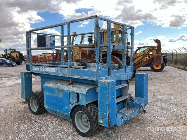 2006 Genie GS2668RT Telescopic Boom Lift - Nacelle ciseaux: photos 2 2006 Genie GS2668RT Telescopic Boom Lift - Nacelle ciseaux: photos 2