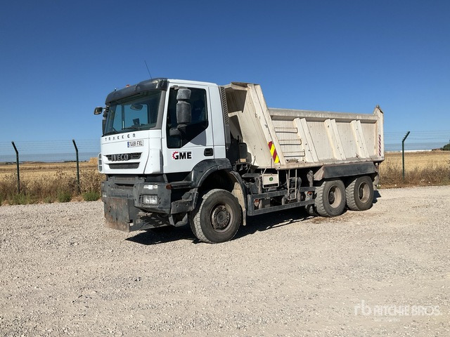 2007 Iveco Trakker 360 6x6 Tri/A Dump Truck - Broyeur/ Épareuse: photos 2 2007 Iveco Trakker 360 6x6 Tri/A Dump Truck - Broyeur/ Épareuse: photos 2
