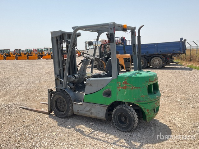 2012 Doosan D30S-5 Forklift - Chariot élévateur: photos 3 2012 Doosan D30S-5 Forklift - Chariot élévateur: photos 3