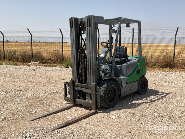 2012 Doosan D30S-5 Forklift - Chariot élévateur: photos 2 2012 Doosan D30S-5 Forklift - Chariot élévateur: photos 2