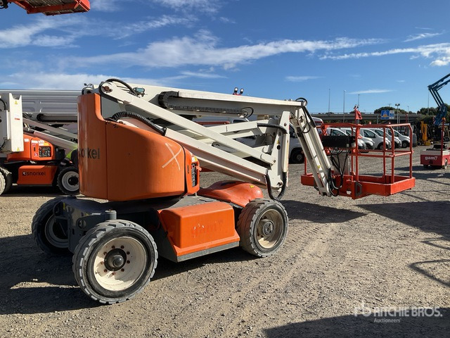 2015 Snorkel A46JE 2WD Electric Articulating Boom Lift - Nacelle articulée: photos 1 2015 Snorkel A46JE 2WD Electric Articulating Boom Lift - Nacelle articulée: photos 1