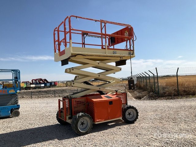 2016 JLG 260MRT 4x4 Diesel Scissor Lift - Nacelle ciseaux: photos 1 2016 JLG 260MRT 4x4 Diesel Scissor Lift - Nacelle ciseaux: photos 1