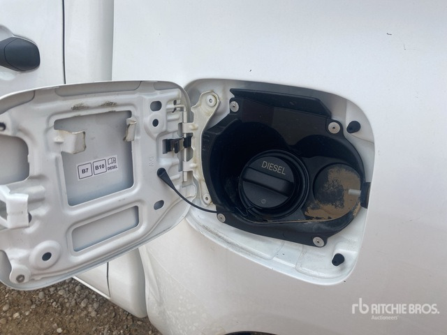 2019 Toyota Hilux 4x4 Pickup - Pick-up: photos 5 2019 Toyota Hilux 4x4 Pickup - Pick-up: photos 5