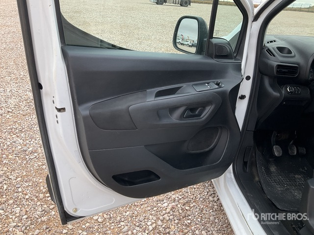 2021 Opel Combo Life Passenger Van - Minibus, Transport de personnes: photos 4 2021 Opel Combo Life Passenger Van - Minibus, Transport de personnes: photos 4