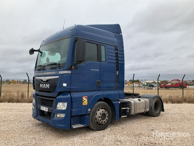 2016 MAN TGX18.440 4x2 S/A Sleeper Truck Tractor - Tracteur routier: photos 2 2016 MAN TGX18.440 4x2 S/A Sleeper Truck Tractor - Tracteur routier: photos 2