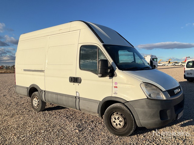 2009 Iveco Daily 35S13 Cargo Van - Véhicule utilitaire: photos 4 2009 Iveco Daily 35S13 Cargo Van - Véhicule utilitaire: photos 4