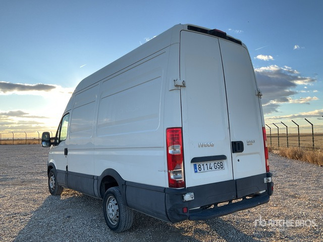 2009 Iveco Daily 35S13 Cargo Van - Véhicule utilitaire: photos 5 2009 Iveco Daily 35S13 Cargo Van - Véhicule utilitaire: photos 5