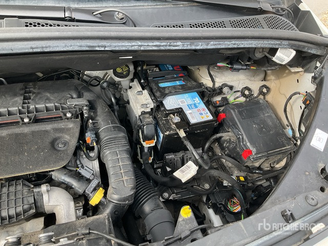 2019 Peugeot Partner Cargo Van - Véhicule utilitaire: photos 5 2019 Peugeot Partner Cargo Van - Véhicule utilitaire: photos 5