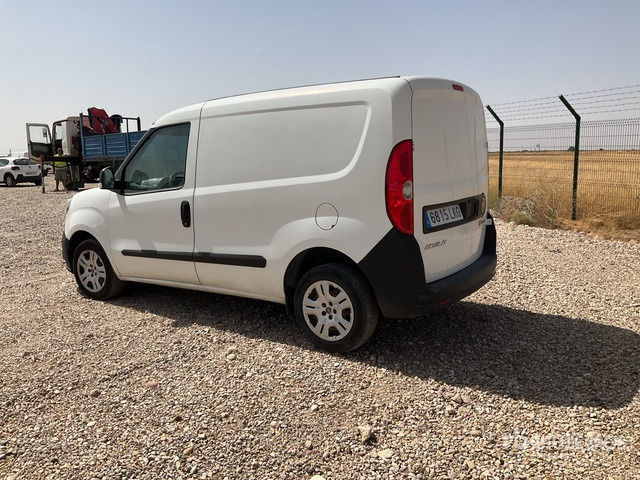 2021 Fiat Doblo ' Cargo Cargo Van - Véhicule utilitaire: photos 3 2021 Fiat Doblo ' Cargo Cargo Van - Véhicule utilitaire: photos 3