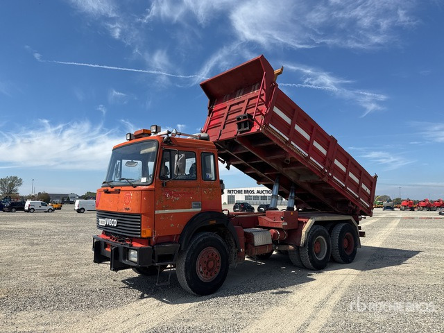 1988 Iveco 330-30 6x4 T/A Dump Truck - Camion benne: photos 1 1988 Iveco 330-30 6x4 T/A Dump Truck - Camion benne: photos 1