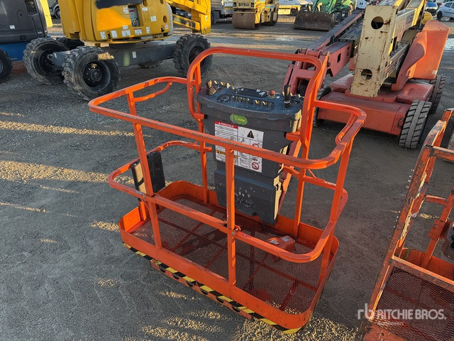 2000 JLG E450AJ Electric Articulating Boom Lift - Nacelle articulée: photos 5 2000 JLG E450AJ Electric Articulating Boom Lift - Nacelle articulée: photos 5