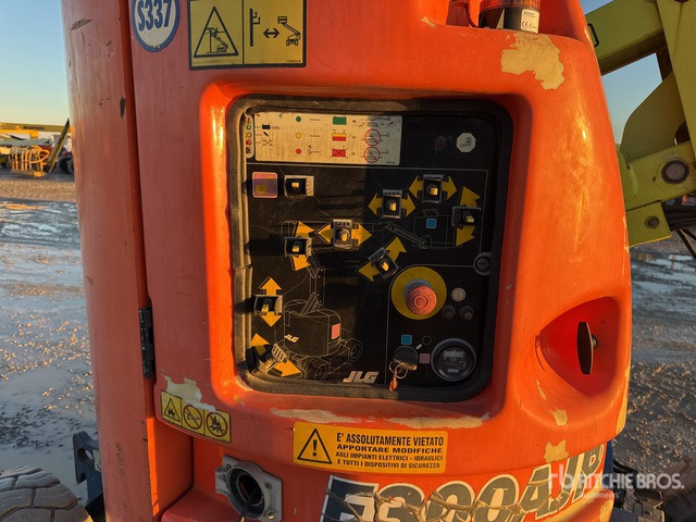 2007 JLG E300 AJP Electric Articulating Boom Lift - Nacelle articulée: photos 5 2007 JLG E300 AJP Electric Articulating Boom Lift - Nacelle articulée: photos 5