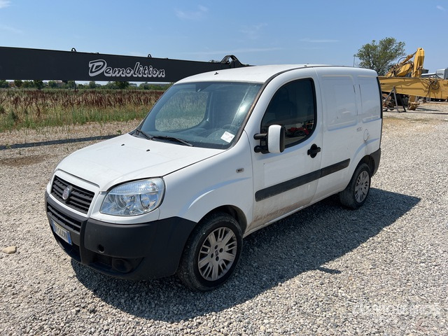 2008 Fiat Doblo (Inoperable) Van Truck - Fourgonnette: photos 3 2008 Fiat Doblo (Inoperable) Van Truck - Fourgonnette: photos 3