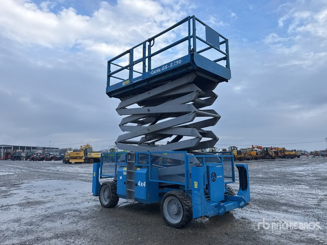 2008 Genie GS-5390RT Diesel Scissor Lift - Nacelle ciseaux: photos 3 2008 Genie GS-5390RT Diesel Scissor Lift - Nacelle ciseaux: photos 3