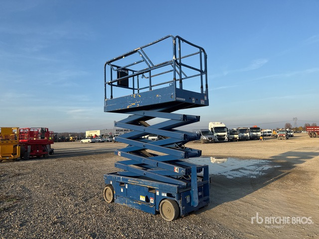 2008 Haulotte Compact12 Electric Scissor Lift - Nacelle ciseaux: photos 3 2008 Haulotte Compact12 Electric Scissor Lift - Nacelle ciseaux: photos 3