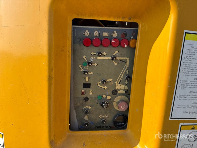 2009 Haulotte HA260PX Diesel Articulating Boom Lift - Nacelle articulée: photos 5 2009 Haulotte HA260PX Diesel Articulating Boom Lift - Nacelle articulée: photos 5