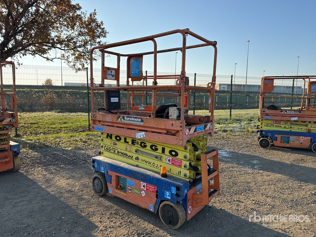 2009 Iteco IT7380 (Inoperable) Scissor Lift - Nacelle ciseaux: photos 1 2009 Iteco IT7380 (Inoperable) Scissor Lift - Nacelle ciseaux: photos 1